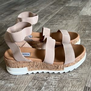 Steve Madden Bandi Platform Wedge Sandal.